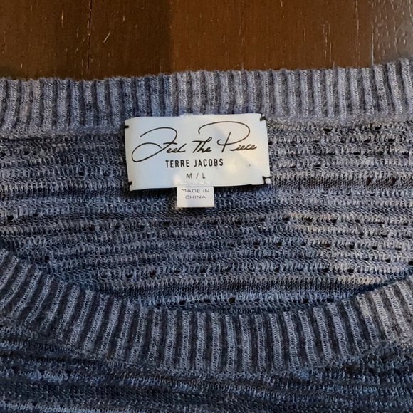 Feel The Piece sweater - Picture 3 of 7